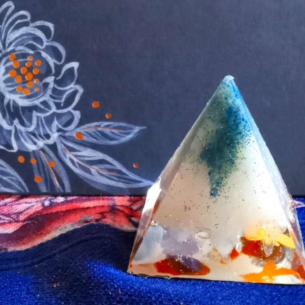 Homemade glue/resin pyramid